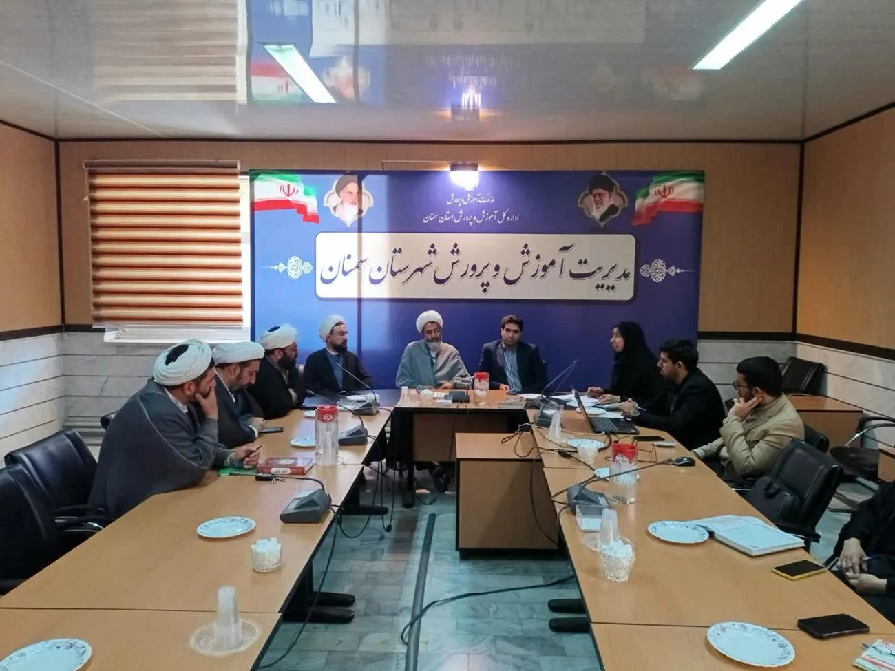 برگزاری جلسه شورای آموزش و پرورش شهرستان سمنان با محوریت ساماندهی امامان جماعت مدارس