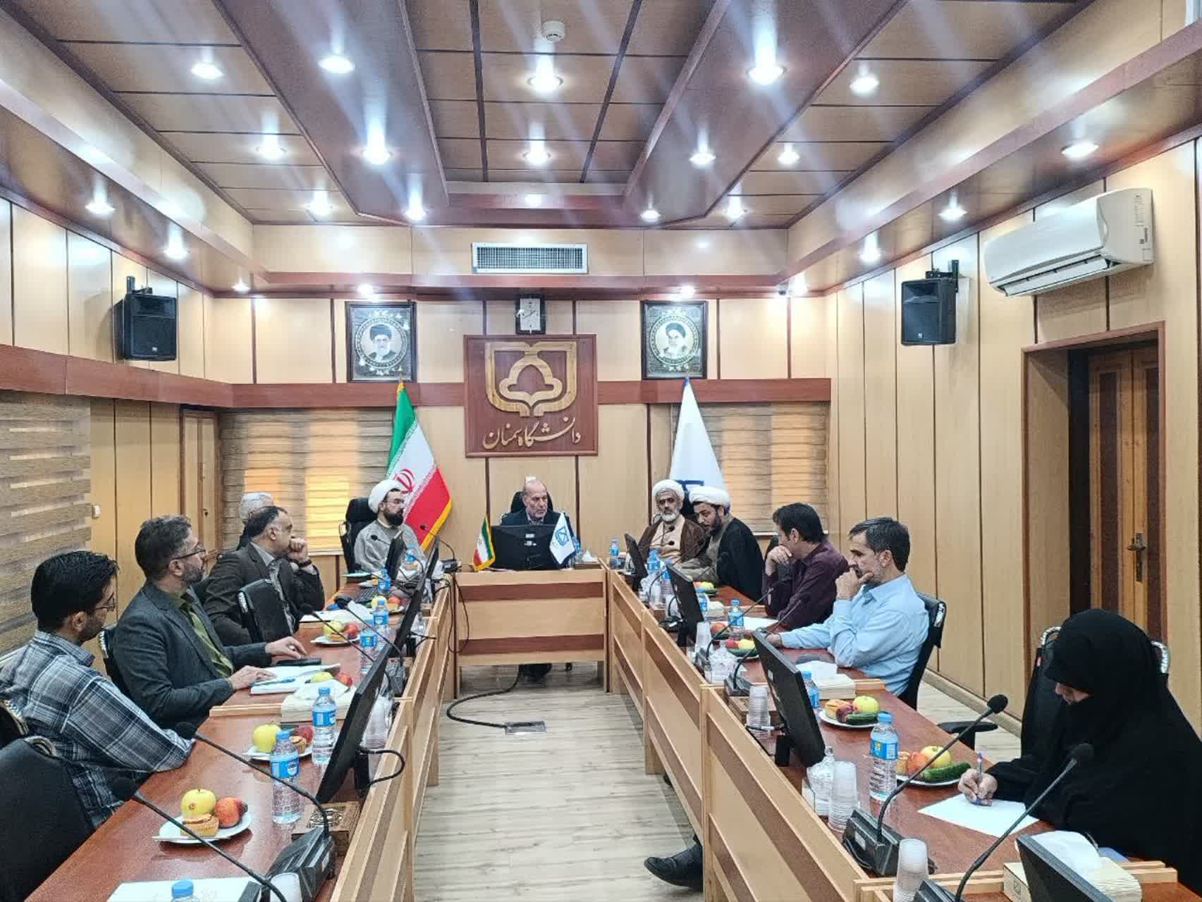 جلسه شورای اقامه نماز دانشگاه سمنان با حضور پروفسور سعدالدین برگزار شد