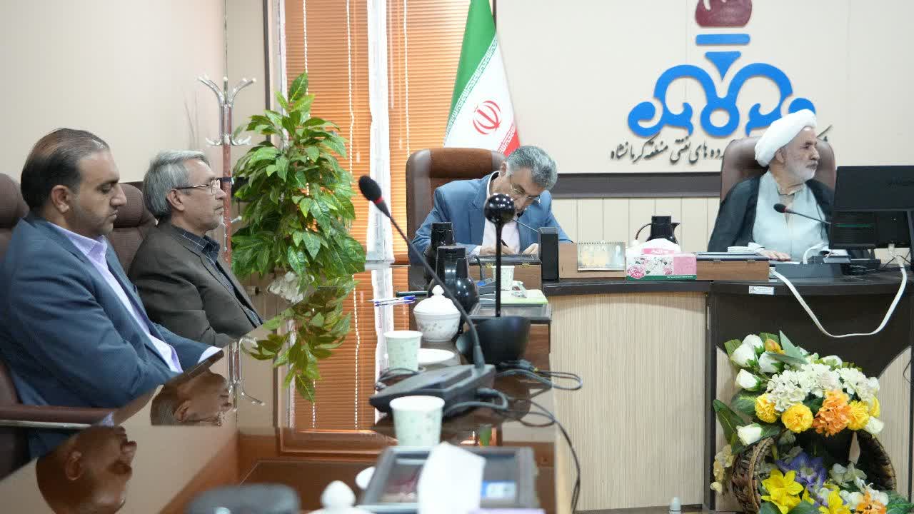 شورای اقامه نماز شرکت پخش فراورده های نفتی کرمانشاه برگزار شد-1