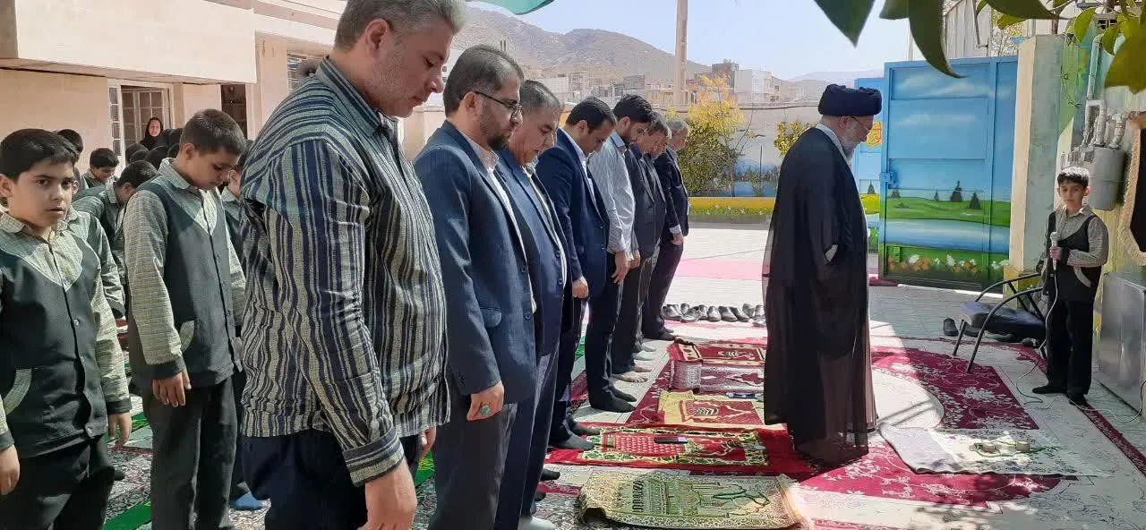 طرح سه‌شنبه‌های برگزاری باشکوه نماز در جمع دانش‌آموزان به امامت نماینده ولی‌فقیه در استان کهگیلویه و بویراحمد