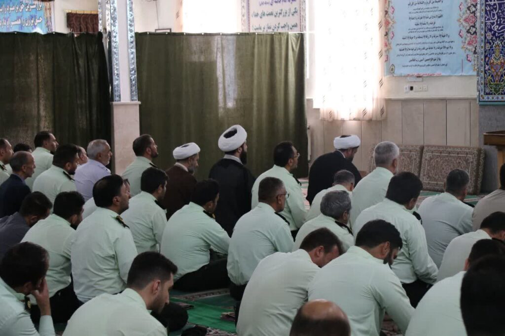 دیدار مدیر ستاد اقامه نماز با مسئولین نیروی انتظامی زنجان در هفته نیروی انتظامی