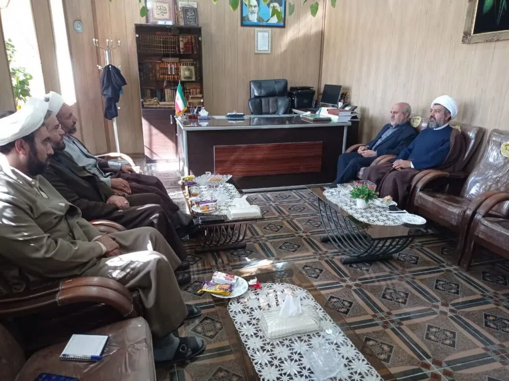 دیدار مدیر ستاد اقامه نماز با رئیس عقیدتی سیاسی تیپ ۲ زرهی ارتش زنجان