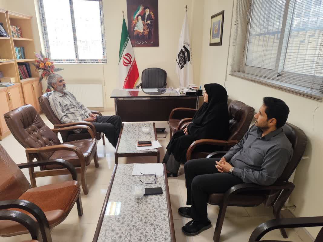 دیدار نماینده اداره کل راه و شهرسازی استان با مدیر ستاد اقامه نماز