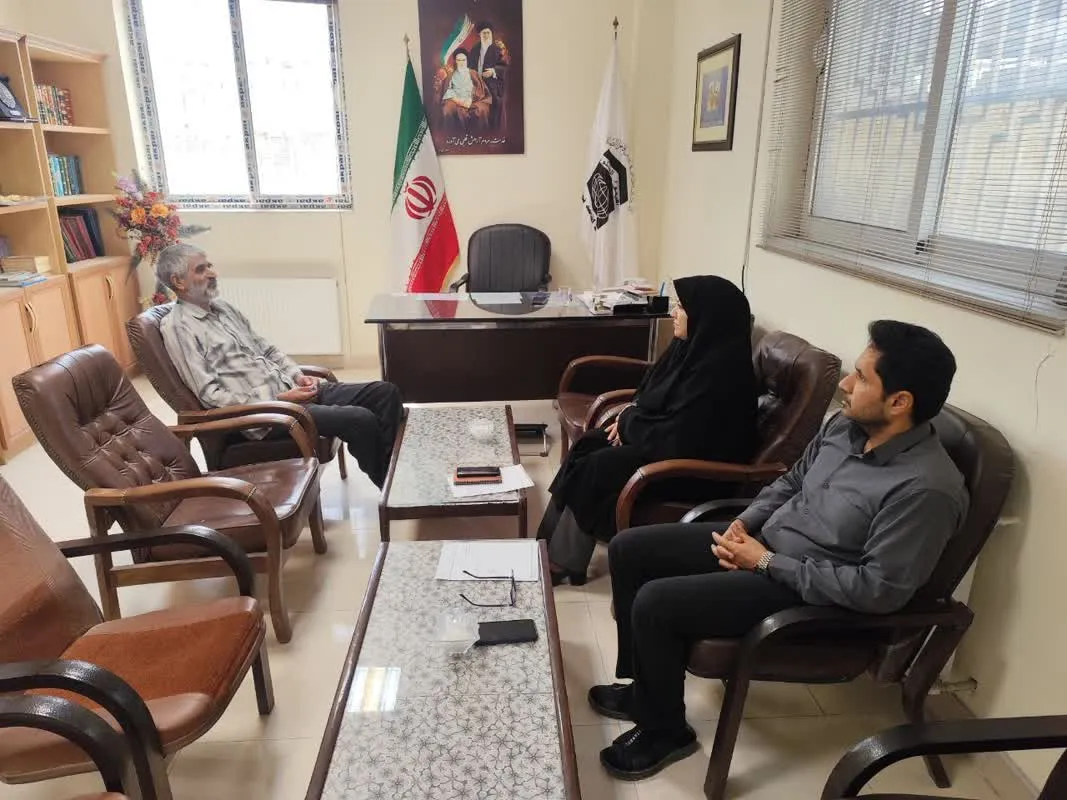 دیدار نماینده اداره کل راه و شهرسازی استان با مدیر ستاد اقامه نماز