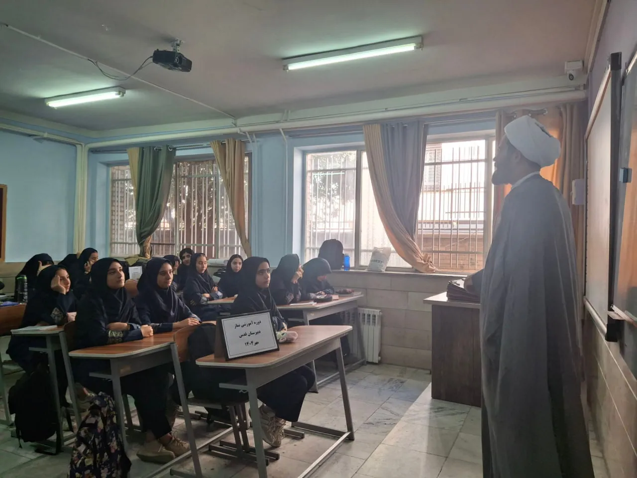 نشستهای نمازشناسی ویژه دانش آموزان و خانوادهها در استان قزوین برگزار شد