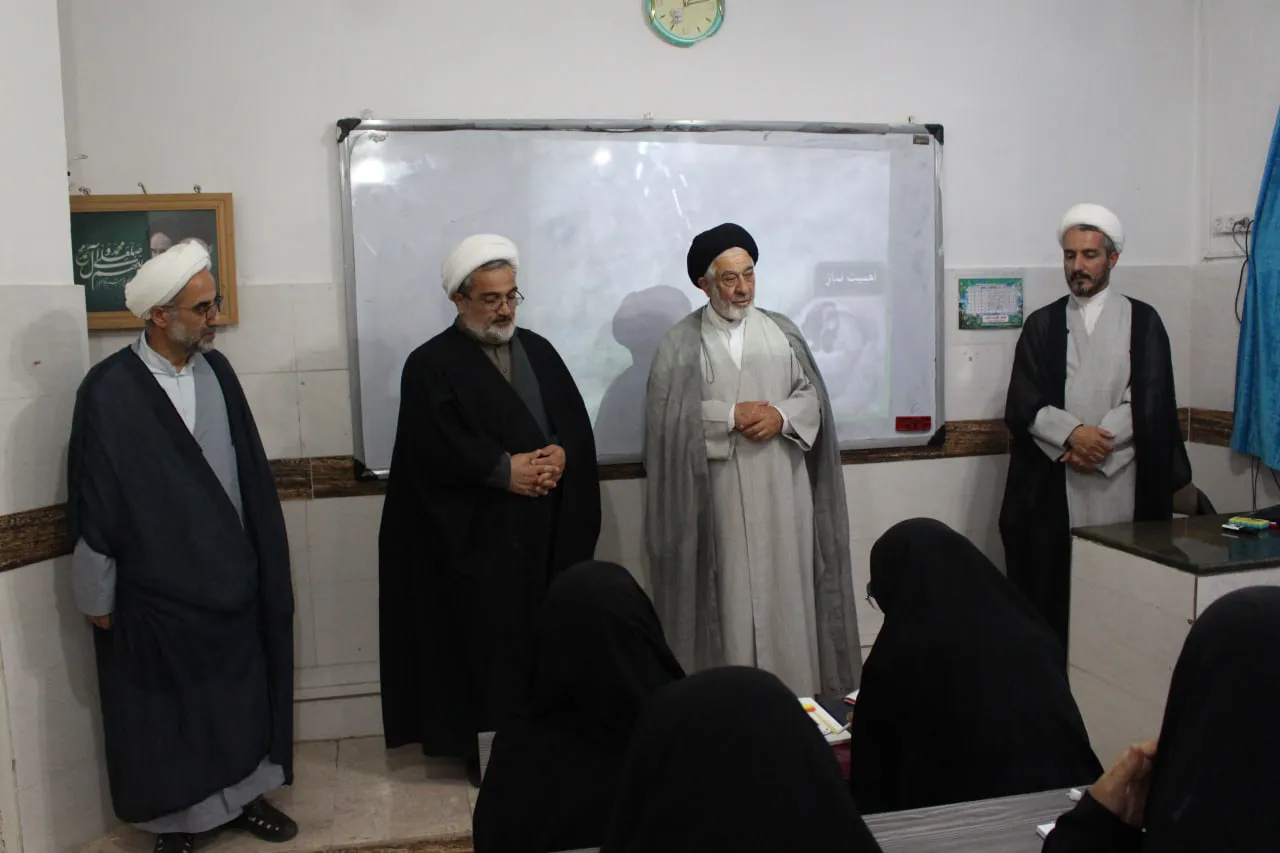 دوره توانمندسازی و مهارت‌افزایی ویژه مدرسان و مبلغان بومی معارف نماز استان قزوین برگزار شد