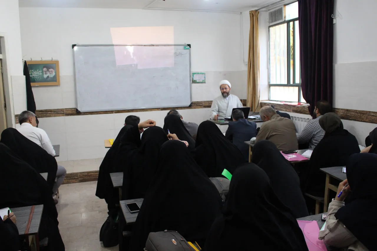 دوره توانمندسازی و مهارتافزایی ویژه مدرسان و مبلغان بومی معارف نماز استان قزوین برگزار شد