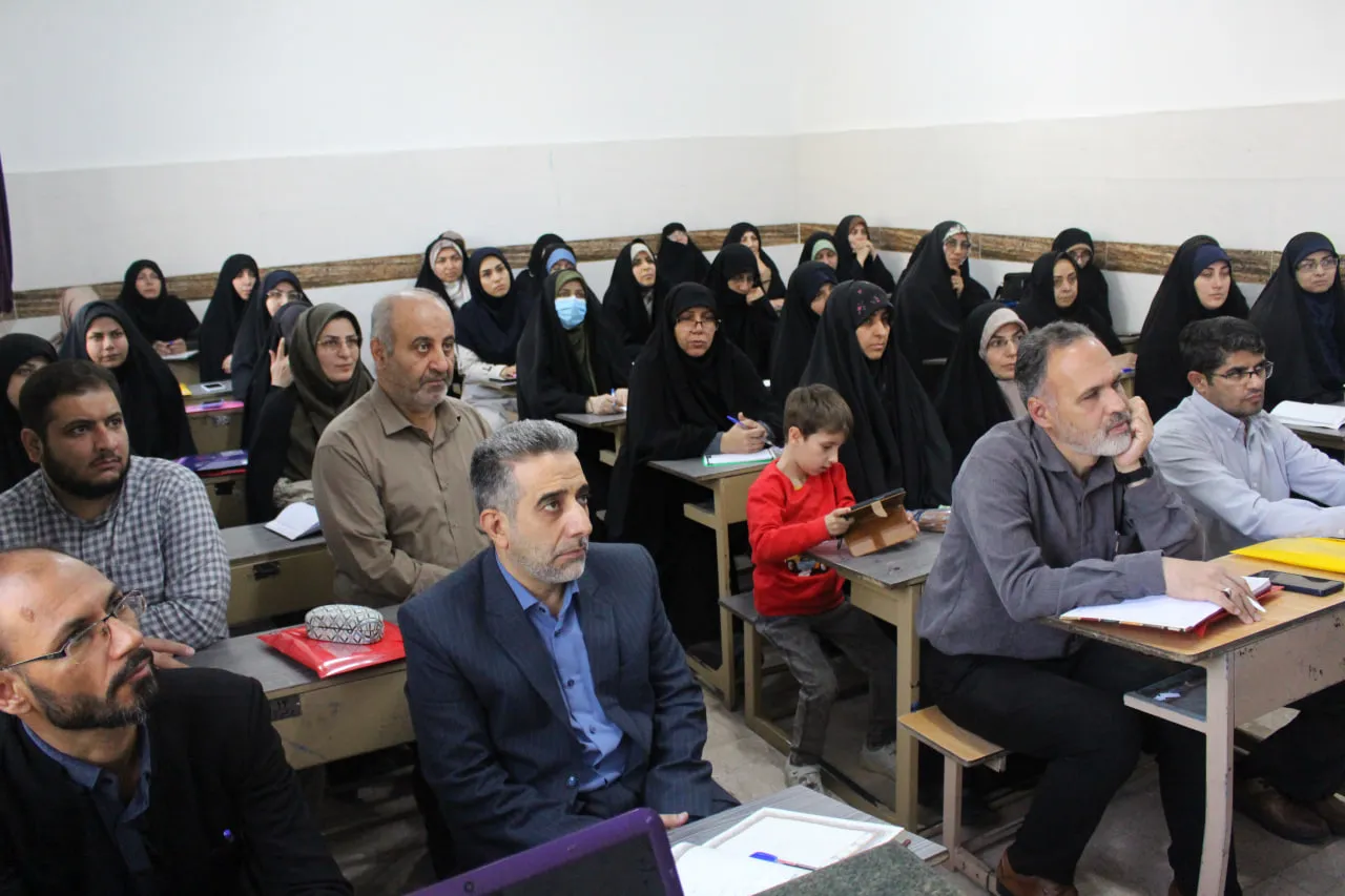 دوره توانمندسازی و مهارتافزایی ویژه مدرسان و مبلغان بومی معارف نماز استان قزوین برگزار شد
