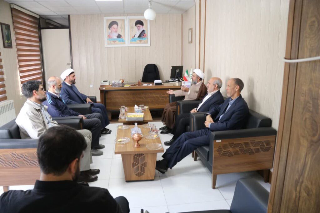 دیدار مدیر ستاد اقامه نماز با مسئولین نیروی انتظامی زنجان در هفته نیروی انتظامی