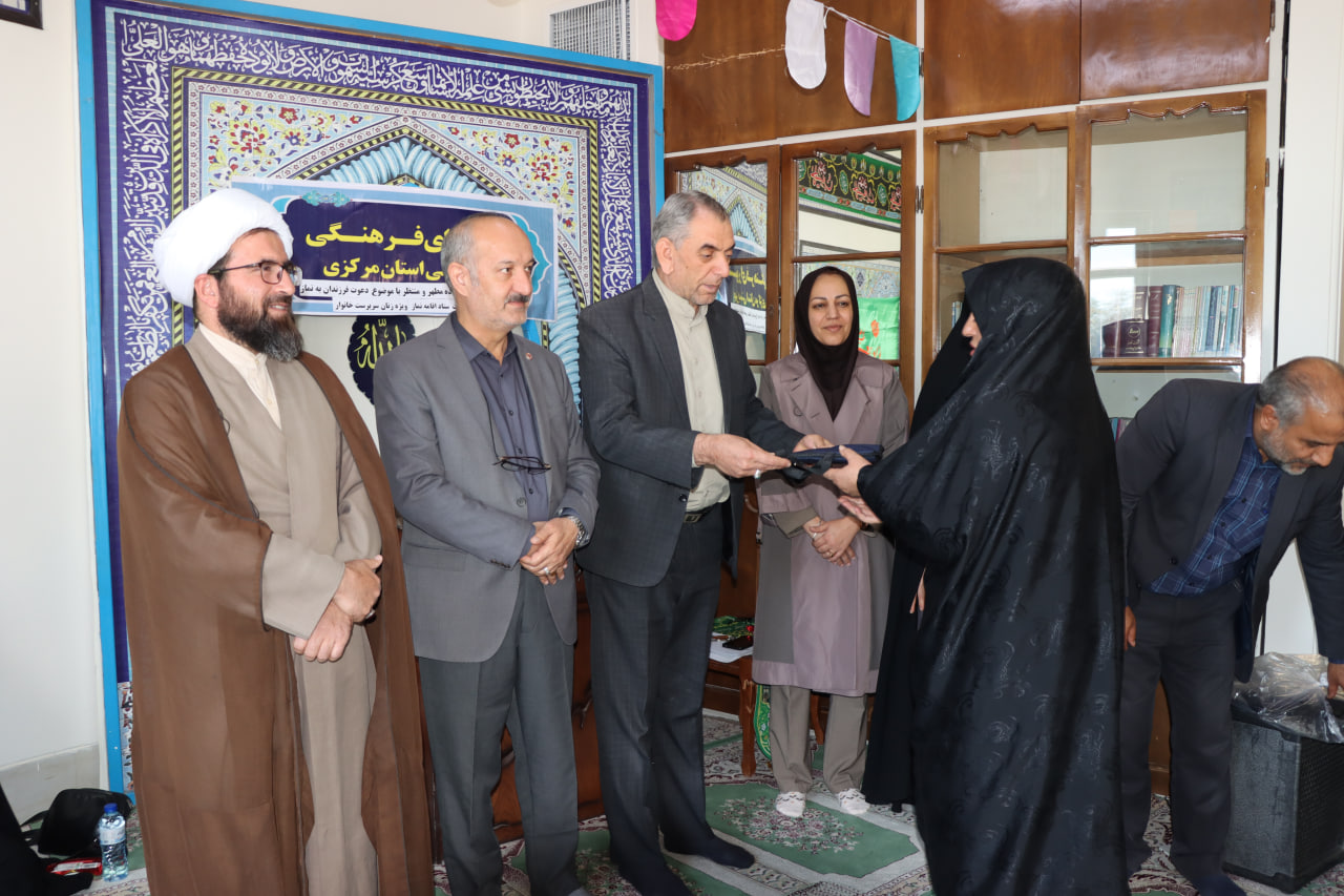 نشست شیوه دعوت فرزندان به نماز در اداره کل بهزیستی استان مرکزی