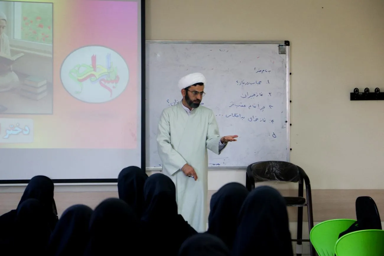 نشست دانشجویی نماز در دانشگاه علوم پزشکی کاشان برگزار شد