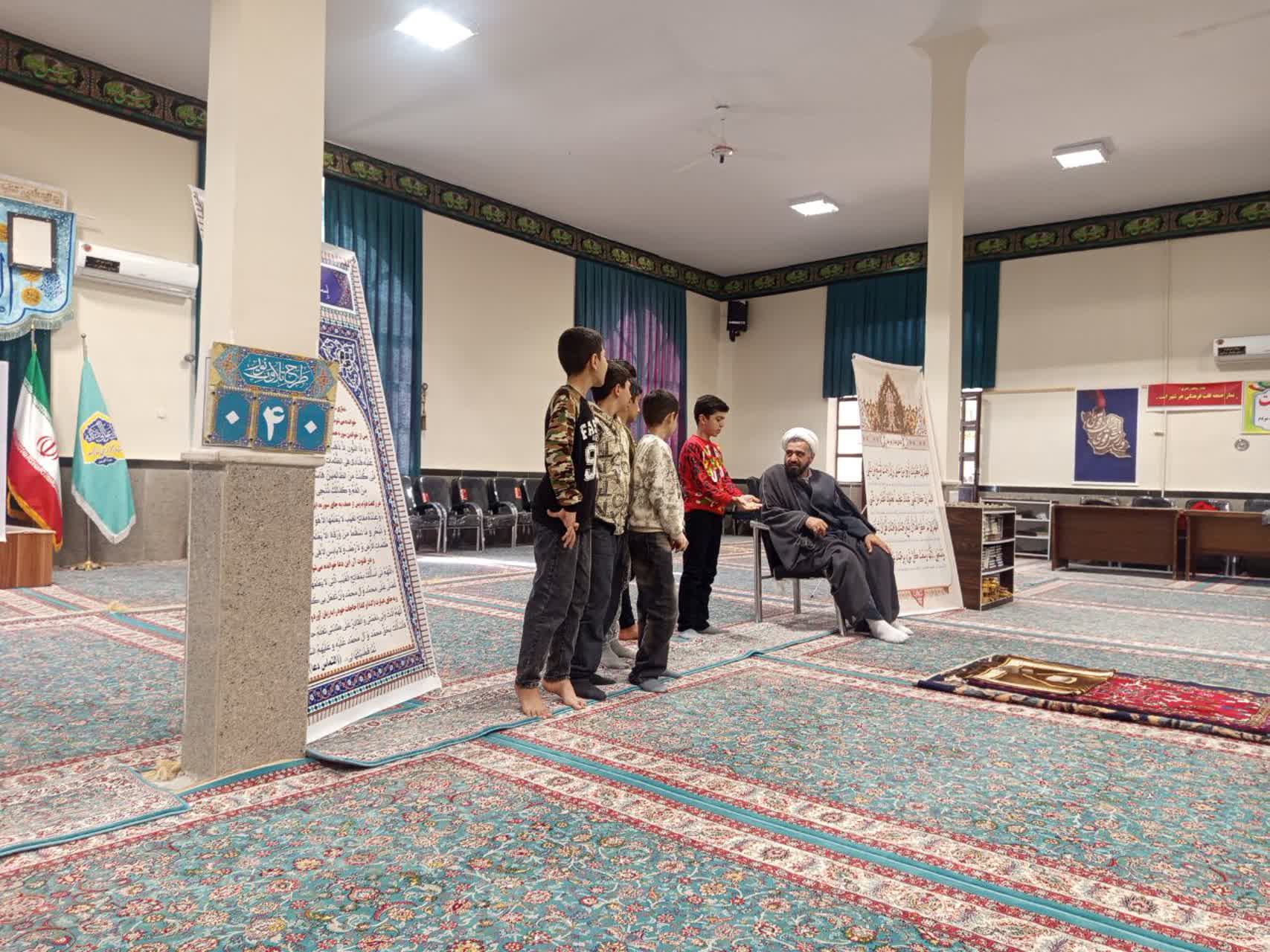 جلسه نشست نمازی دانش آموزان شهرستان خداآفرین