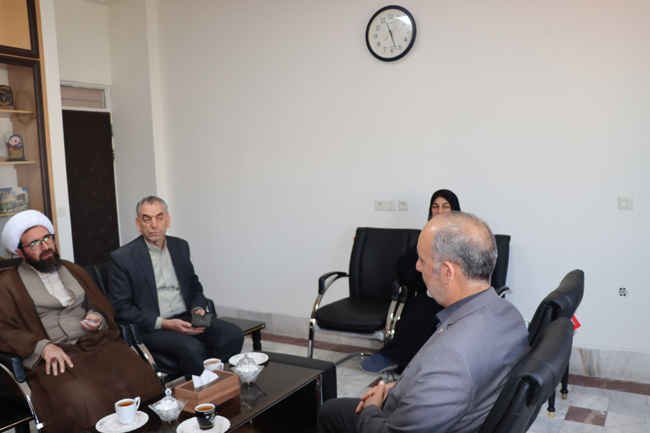 نشست شیوه دعوت فرزندان به نماز در اداره کل بهزیستی استان مرکزی