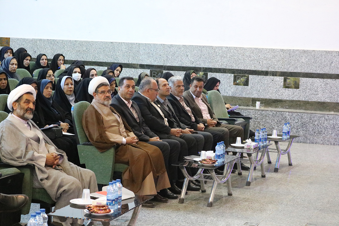جلسه فصلی مدیران مدارس دولتی و غیردولتی آموزش وپرورش اصفهان