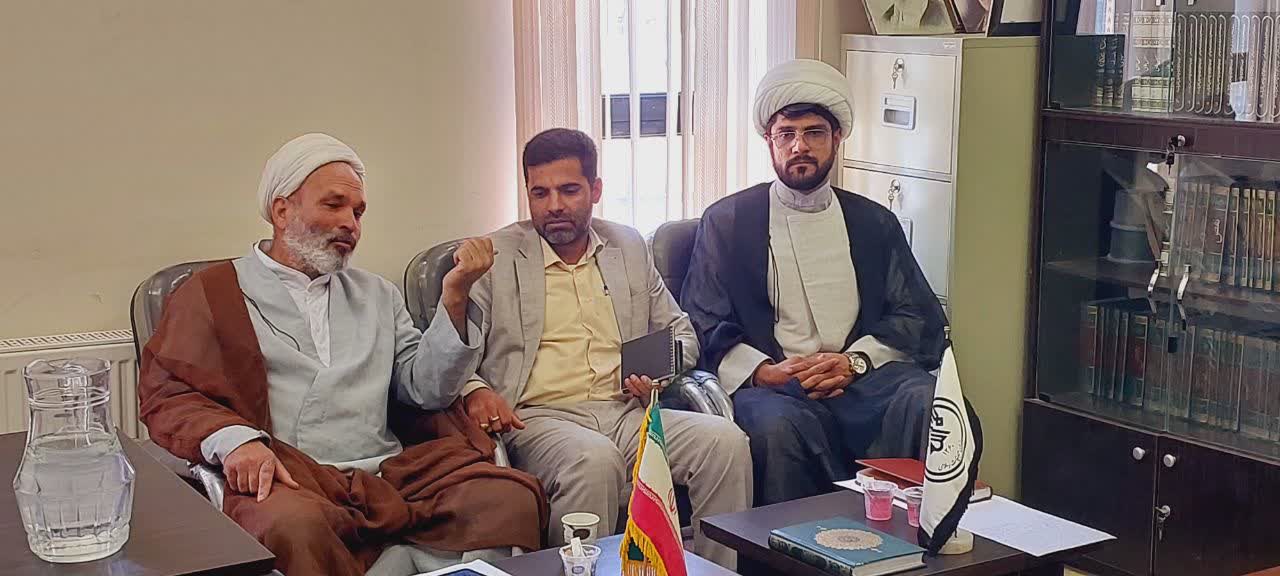 نشست مشترک دبیر ستاد اقامه نماز بم با رابط نماز اداره آموزش و پرورش شهرستان