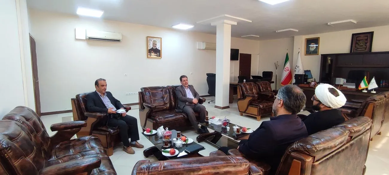 دیدار مدیر ستاد اقامه نماز استان با مدیرکل ثبت اسناد و املاک لرستان