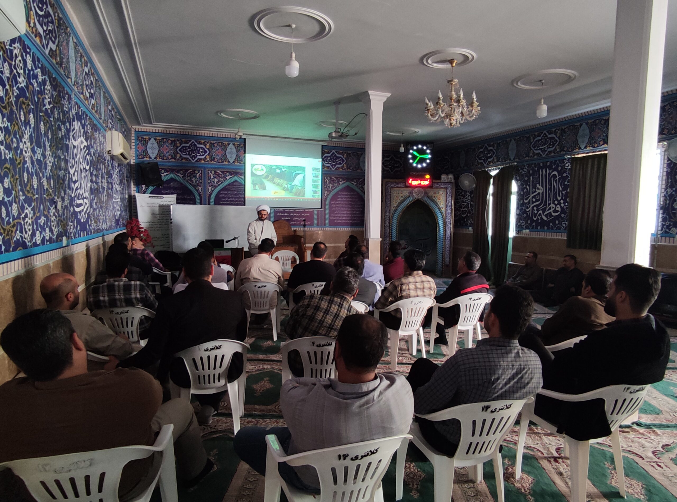 نشست تخصصی آداب و اسرار نماز ویژه پرسنل نیروی انتظامی شهرستان کاشان برگزار شد