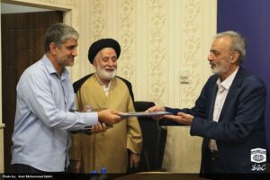تجلیل ستاد اقامه نماز از تهیه‌کننده برنامه تلویزیونی «سمت خدا»