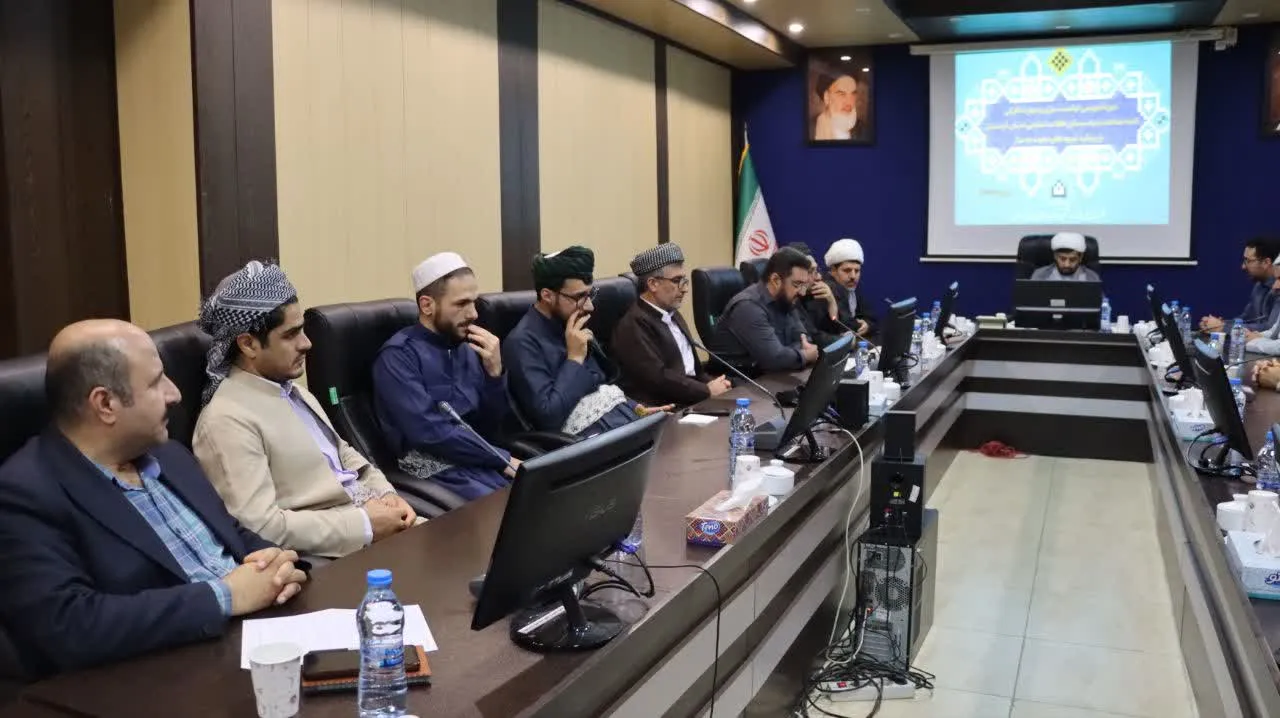 دوره آموزشی توانمند سازی ائمه جماعات با محوریت شیوههای دعوت به نماز برگزار شد