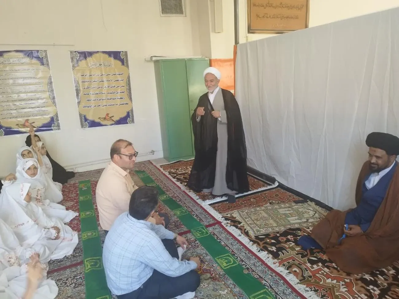 مدیر ستاد اقامه نماز استان در جمع مدیران آموزش و پرورش داورزن شرکت کرد