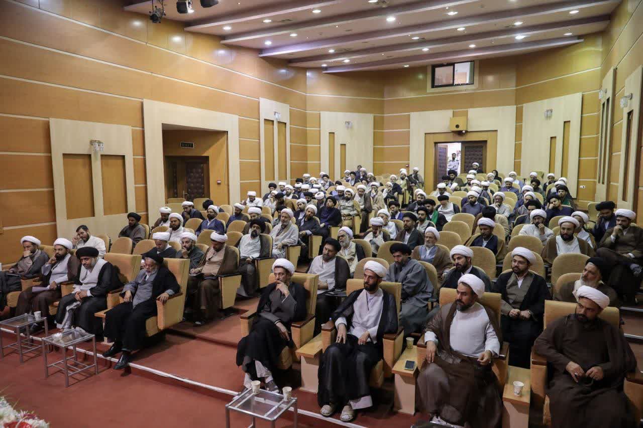 گردهمایی ائمه جماعات شهرداری مشهد با حضور مدیر ستاد اقامه نماز استان برگزار شد
