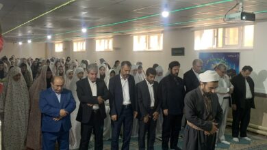 برگزاری نماز جماعت در مدرسه دخترانه شهید نامدار مرادی با حضور مشاور وزیر آموزش و پرورش