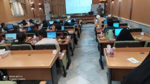 کارگاه آموزشی اولیا و مربیان در حوزه خانواده و نماز در مشهد برگزار شد