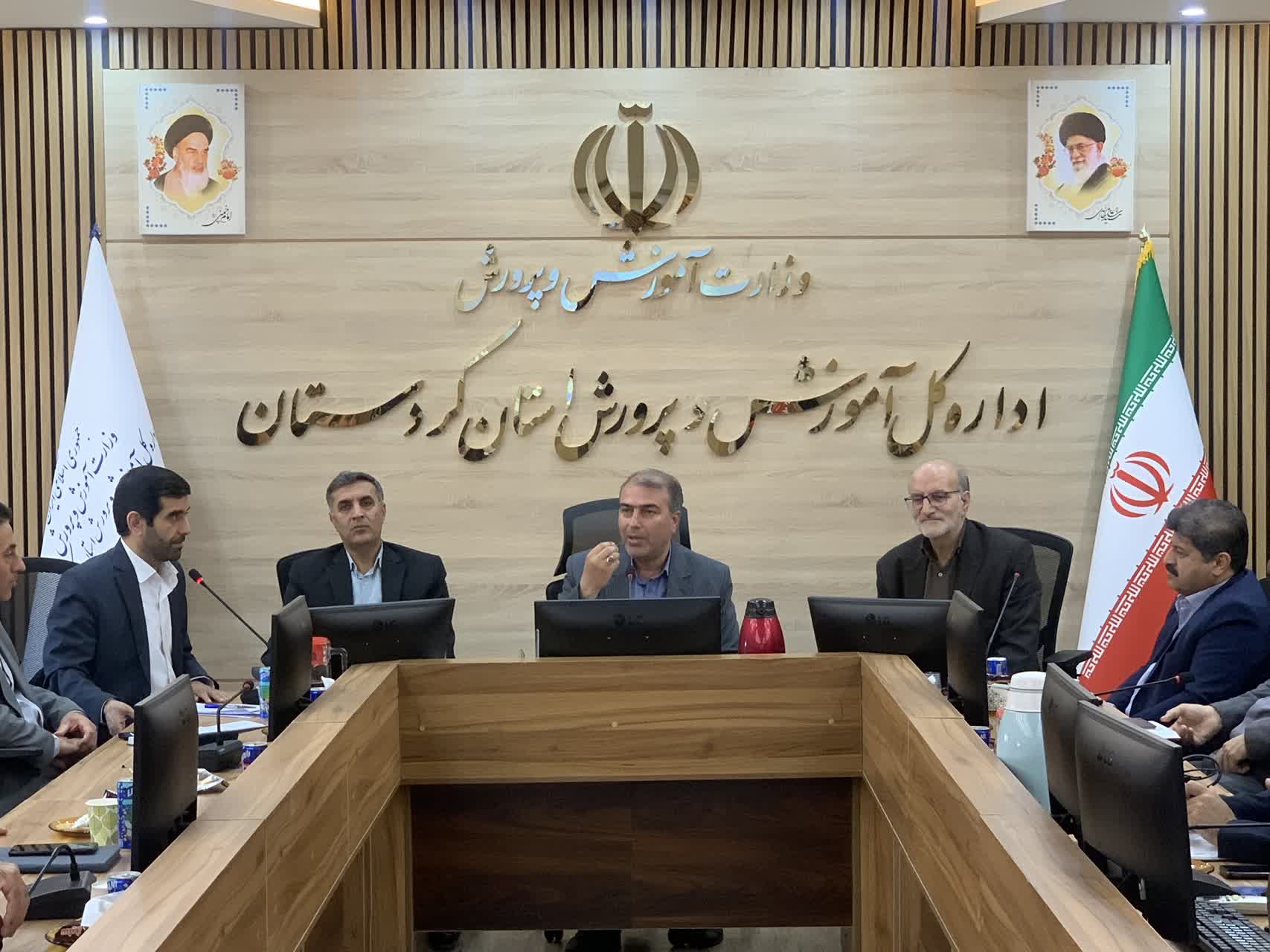 شورای اقامه نماز آموزش و پرورش کردستان با حضور مشاور وزیر و مدیرکل آموزش و پرورش برگزار شد