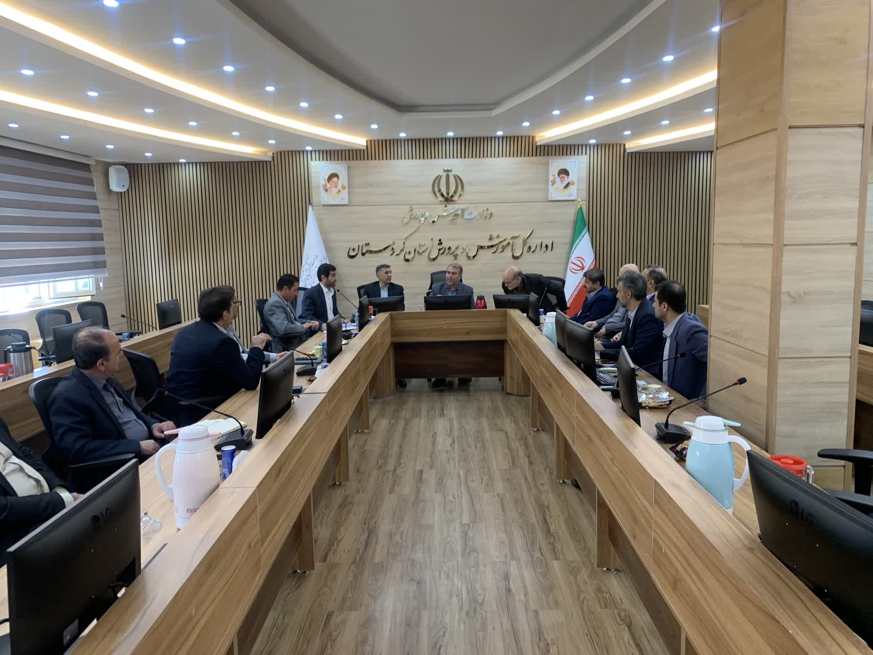 شورای اقامه نماز آموزش و پرورش کردستان با حضور مشاور وزیر و مدیرکل آموزش و پرورش برگزار شد