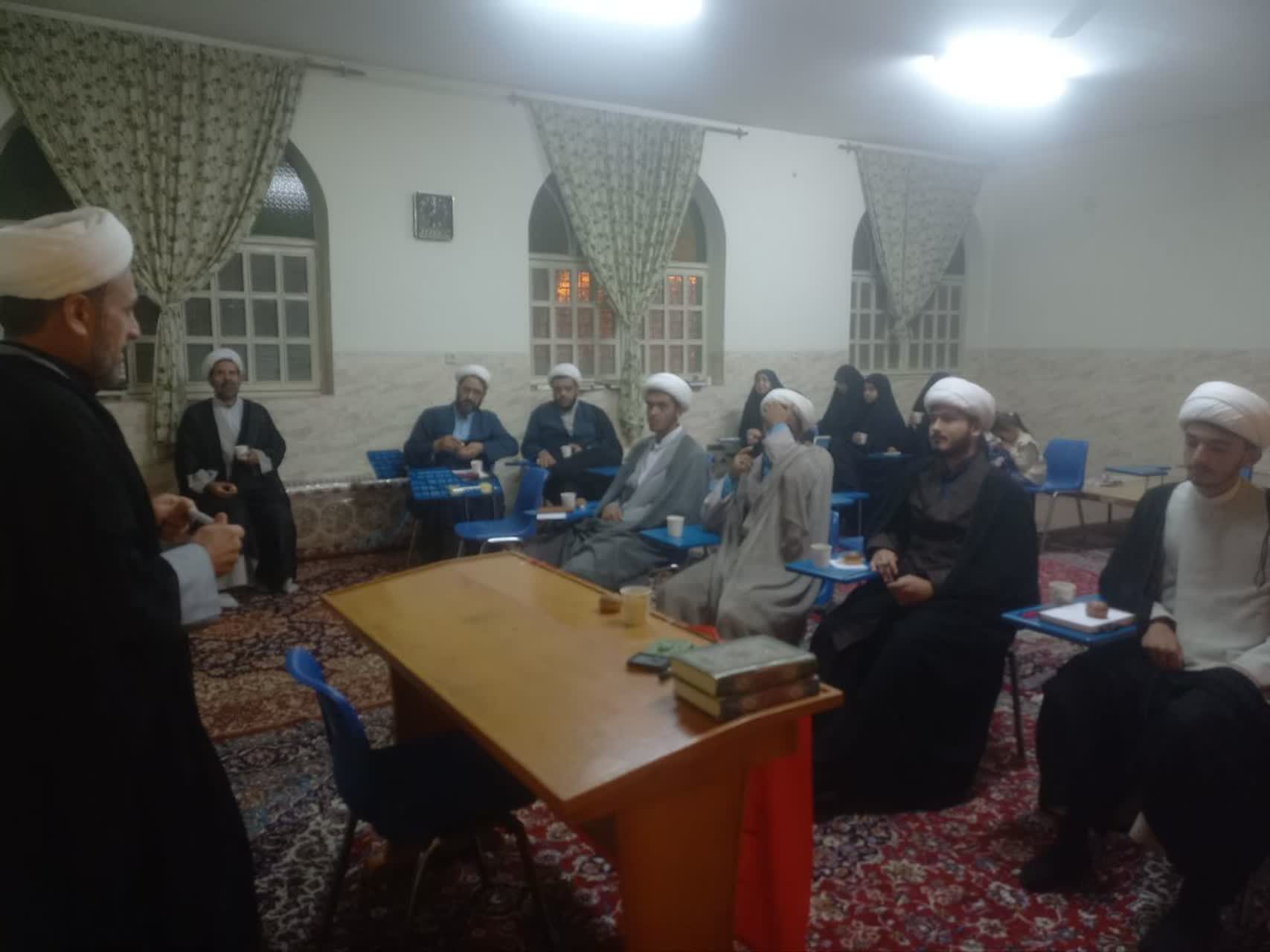 انتقال تجارب و ارتقاء نقش ائمه جماعات مدارس شهرستان گلپایگان اصفهان