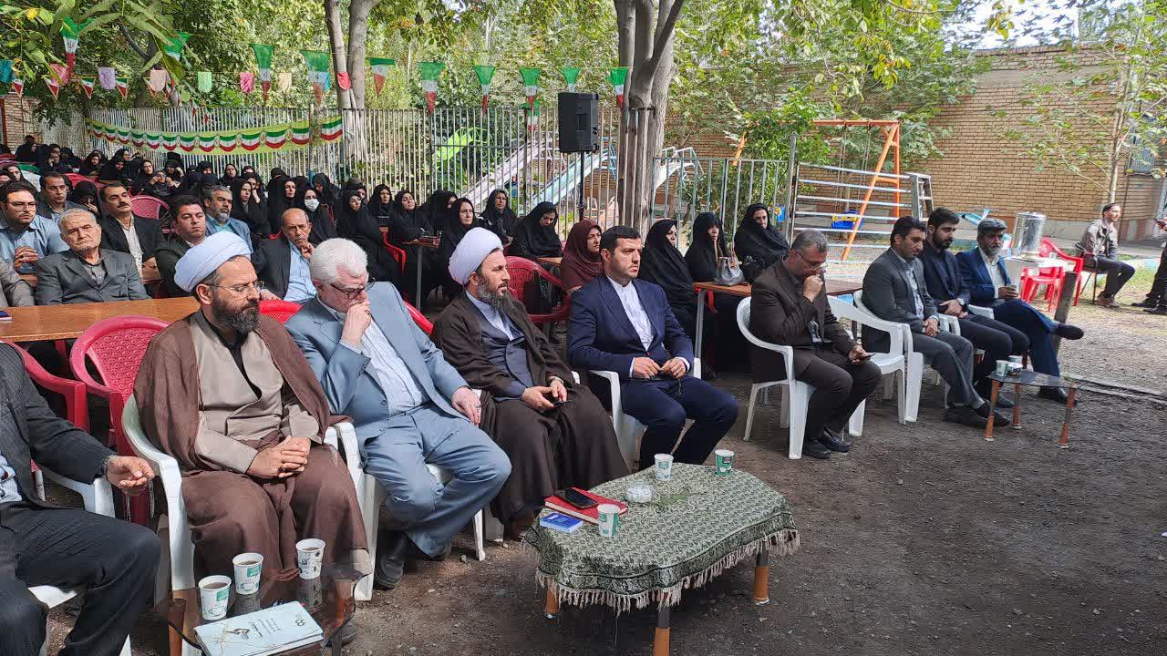 اجلاسیه مدیران مدارس شهرستان خوی با عنوان «نماز، نسل نو و رسالت مدیران» برگزار شد