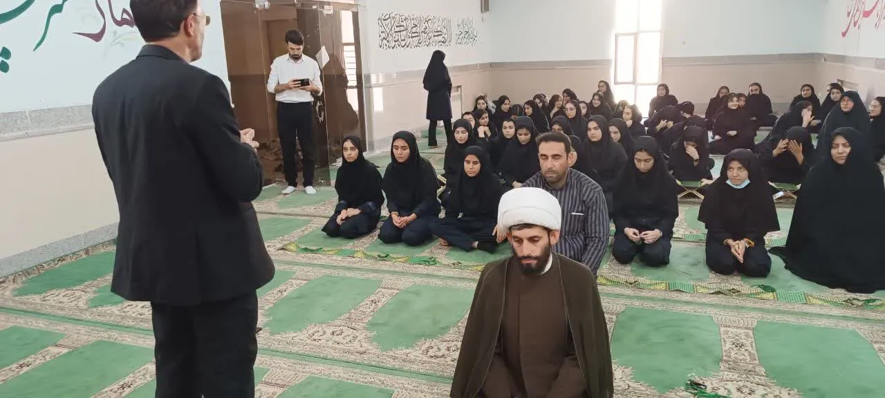 گفتمان دانش آموزی نمازشناسی با موضوع "نماز، الفبای تربیت" در ایوان برگزار شد