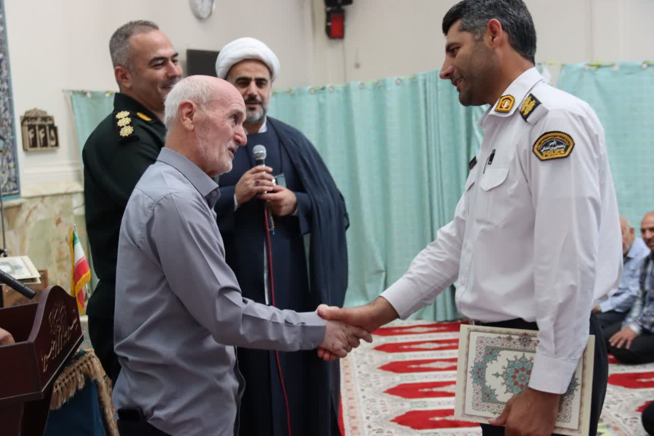 مدیرستاد اقامه نماز استان البرز با مسئولین نیروی انتظامی و پلیس راهور دیدار کرد