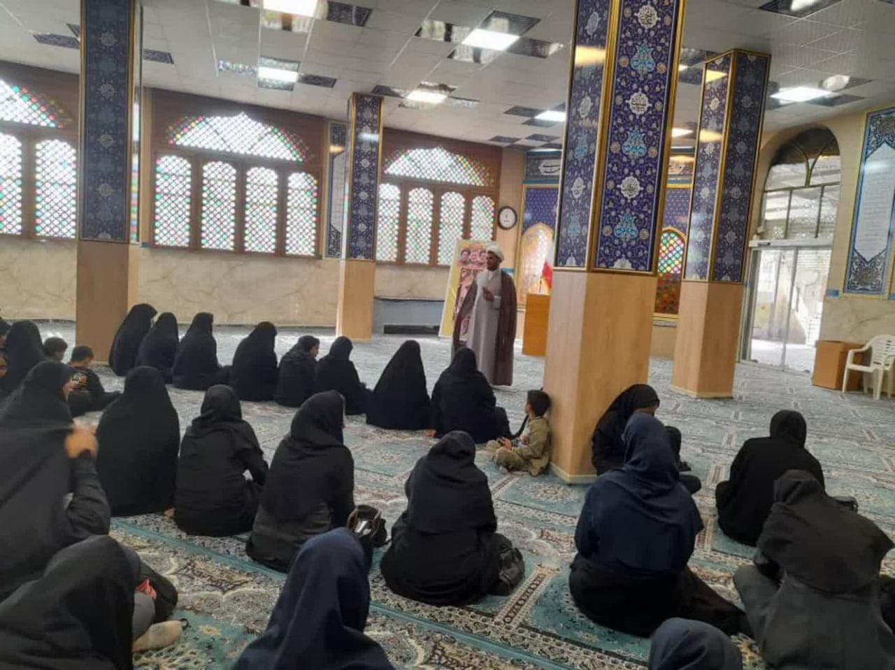 نشست آموزش همگانی نماز ویژه بانوان در شهرستان خانمیرزا برگزار شد