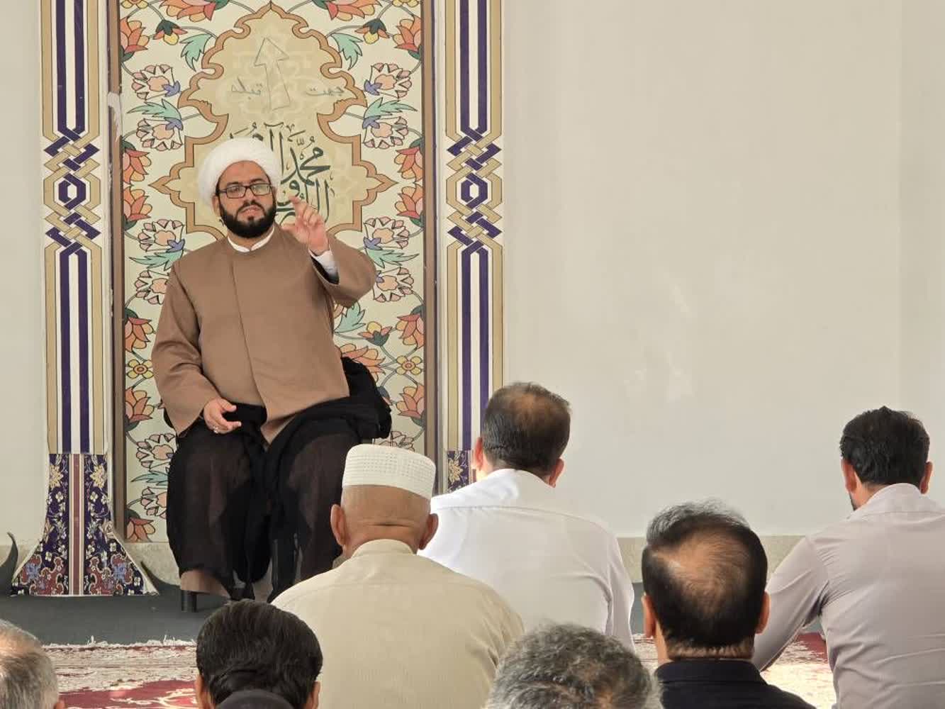 دوره آموزشی فرهنگ سازی نماز در سفر یژه رانندگان مسافربری شهرستان بروجرد