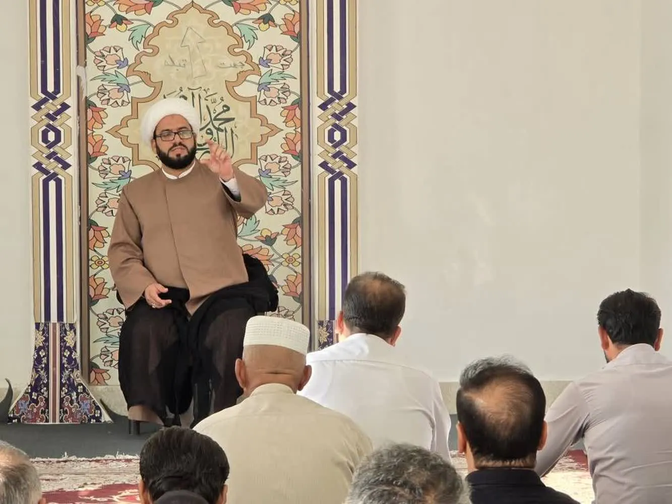 دوره آموزشی فرهنگ سازی نماز در سفر یژه رانندگان مسافربری شهرستان بروجرد
