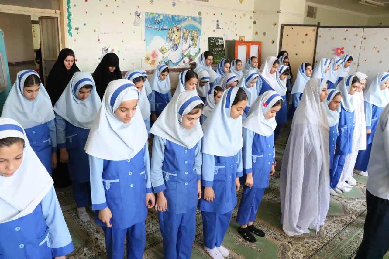 گفتمان نمازشناسی دانش آموزی در دبستان دخترانه معرفت شهرستان دهلران برگزار شد
