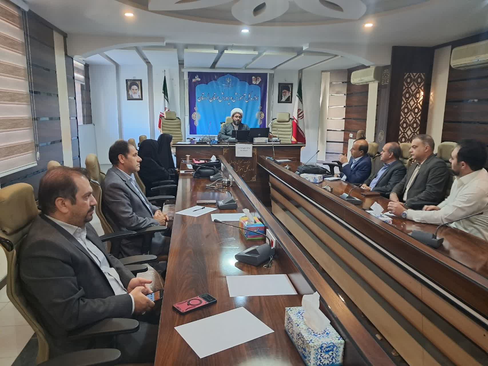 کارگاه آموزشی توانمند سازی اعضای شورای انجمن اولیا و مربیان لرستان