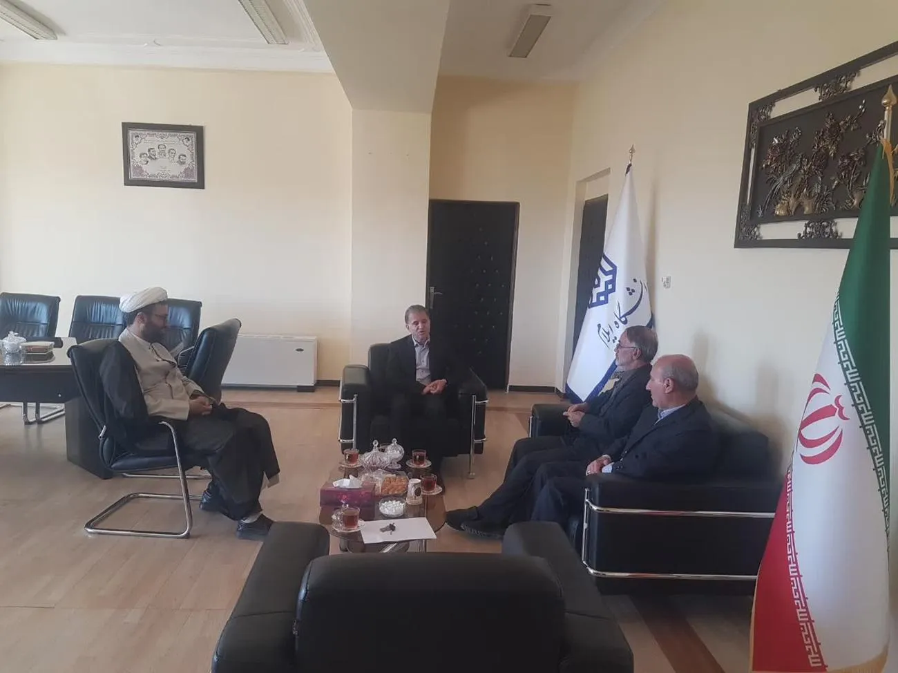 مدیر ستاد اقامه نماز استان با رئیس دانشگاه ایلام دیدار کرد