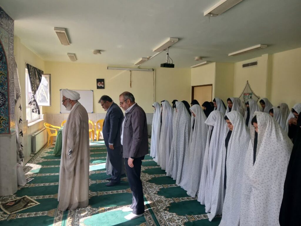 سه شنبه های نمازی در مدارس