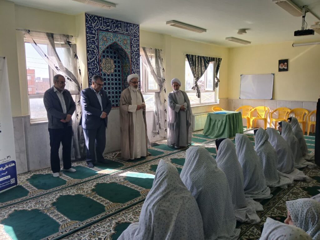 سه شنبه های نمازی در مدارس