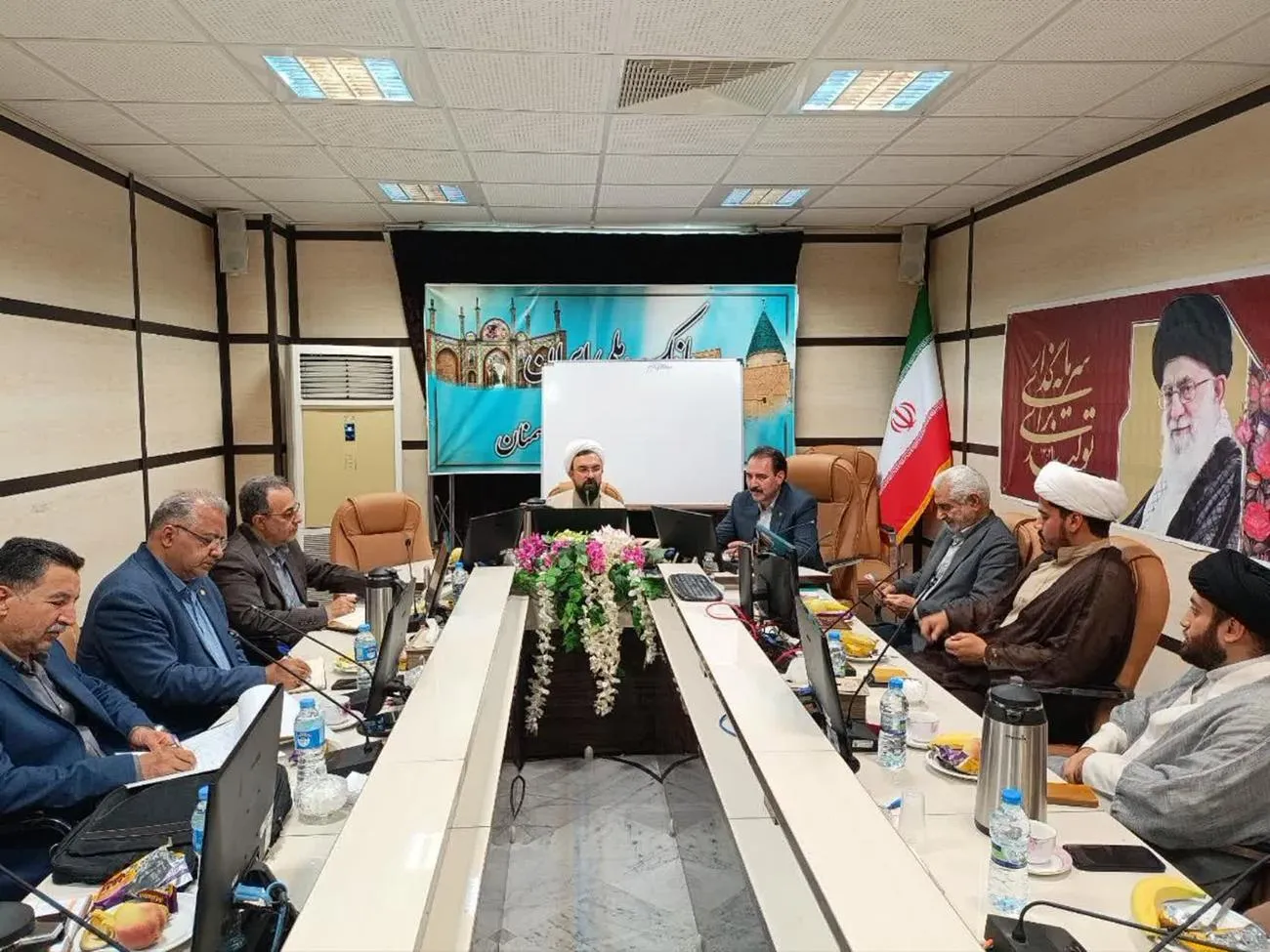 جلسه شورای اقامه نماز اداره امور شعب بانک ملی استان سمنان برگزار شد