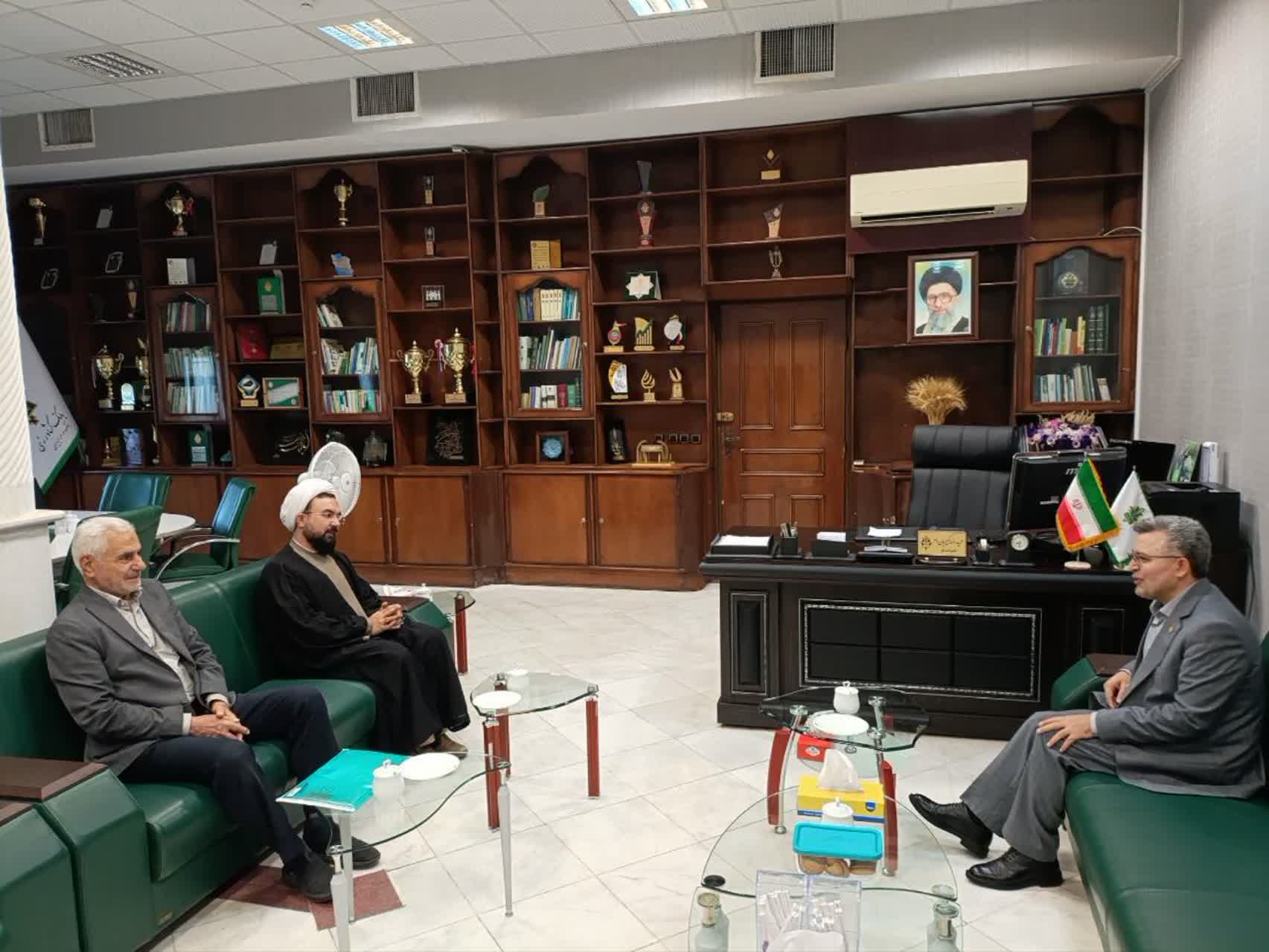 دیدار مدیر ستاد اقامه نماز با مدیر امور شعب بانک کشاورزی استان سمنان