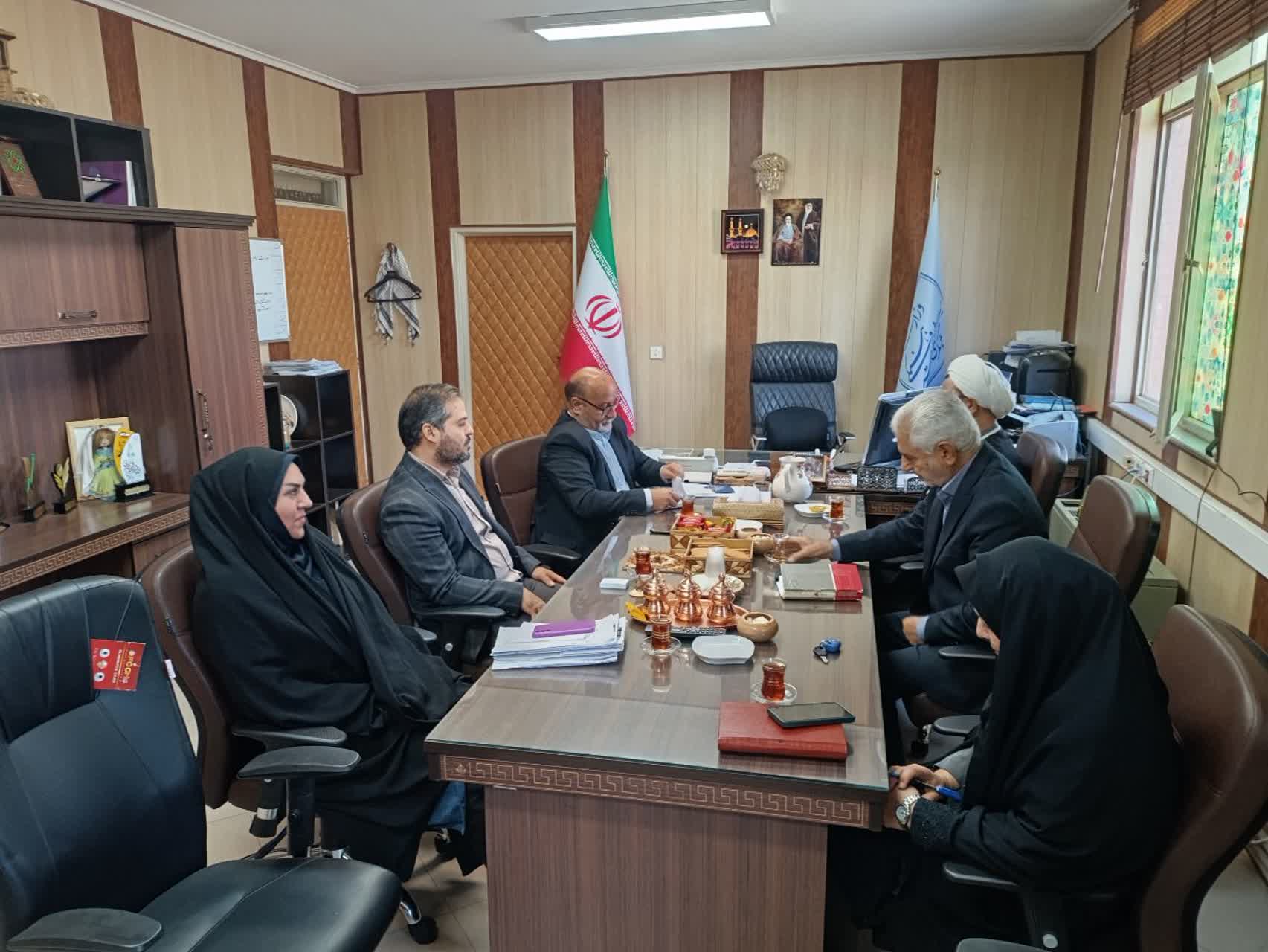 بررسی مشکلات مجموعههای بینراهی در دیدار مدیر ستاد اقامه نماز با مدیرکل میراث فرهنگی استان سمنان