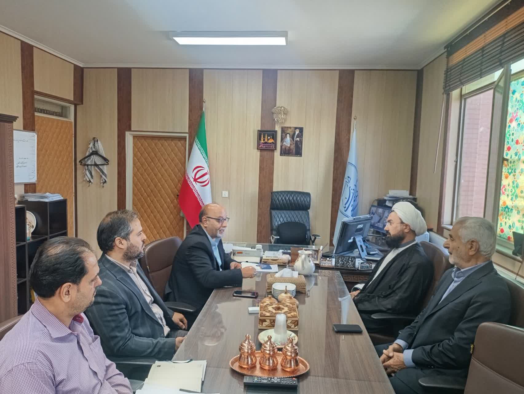 بررسی مشکلات مجموعههای بینراهی در دیدار مدیر ستاد اقامه نماز با مدیرکل میراث فرهنگی استان سمنان