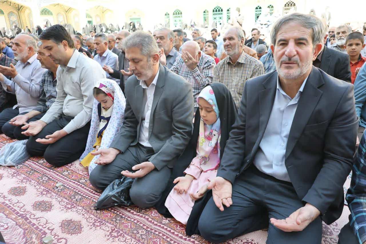 گزارش تصویری \ اقامه نماز طلب باران در شهرکرد