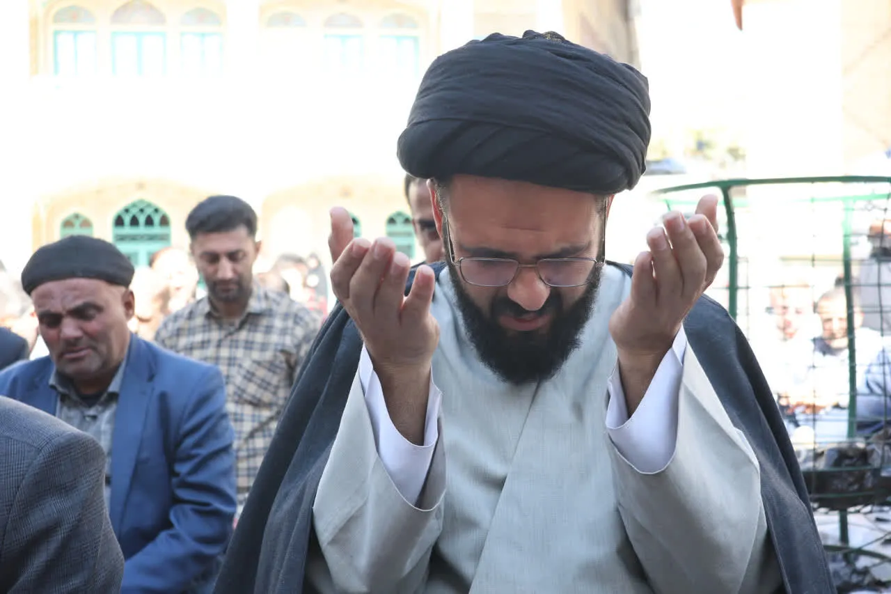 گزارش تصویری \ اقامه نماز طلب باران در شهرکرد