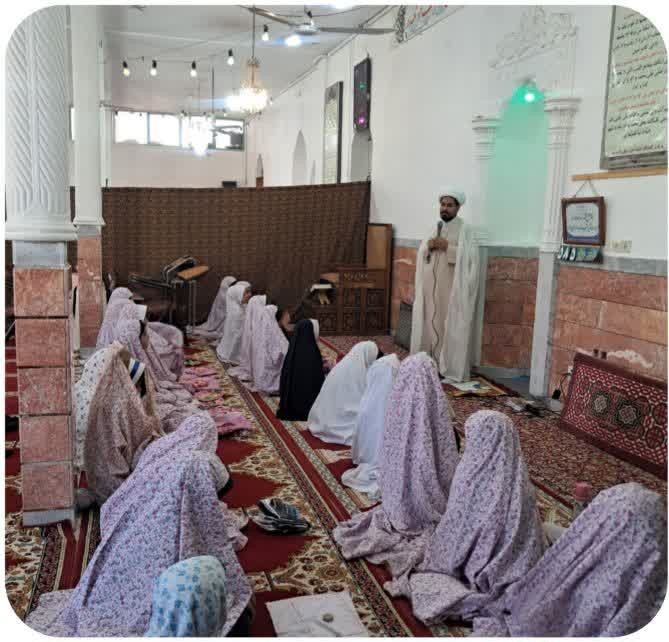 دانش آموزان دبستانه دخترانه شهیدان محب راد شهرستان فردوس از مسجد محله بازدید کردند