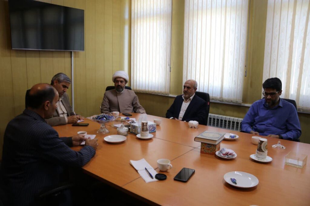 دیدار مدیر ستاد اقامه نماز زنجان با فرماندار خرمدره