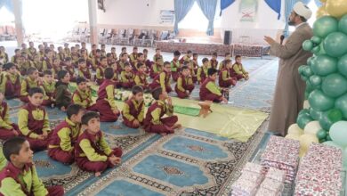 جشن قرآن و نماز برای دانش آموزان دبستان ایثار شهر حاجی‌آباد برگزار شد